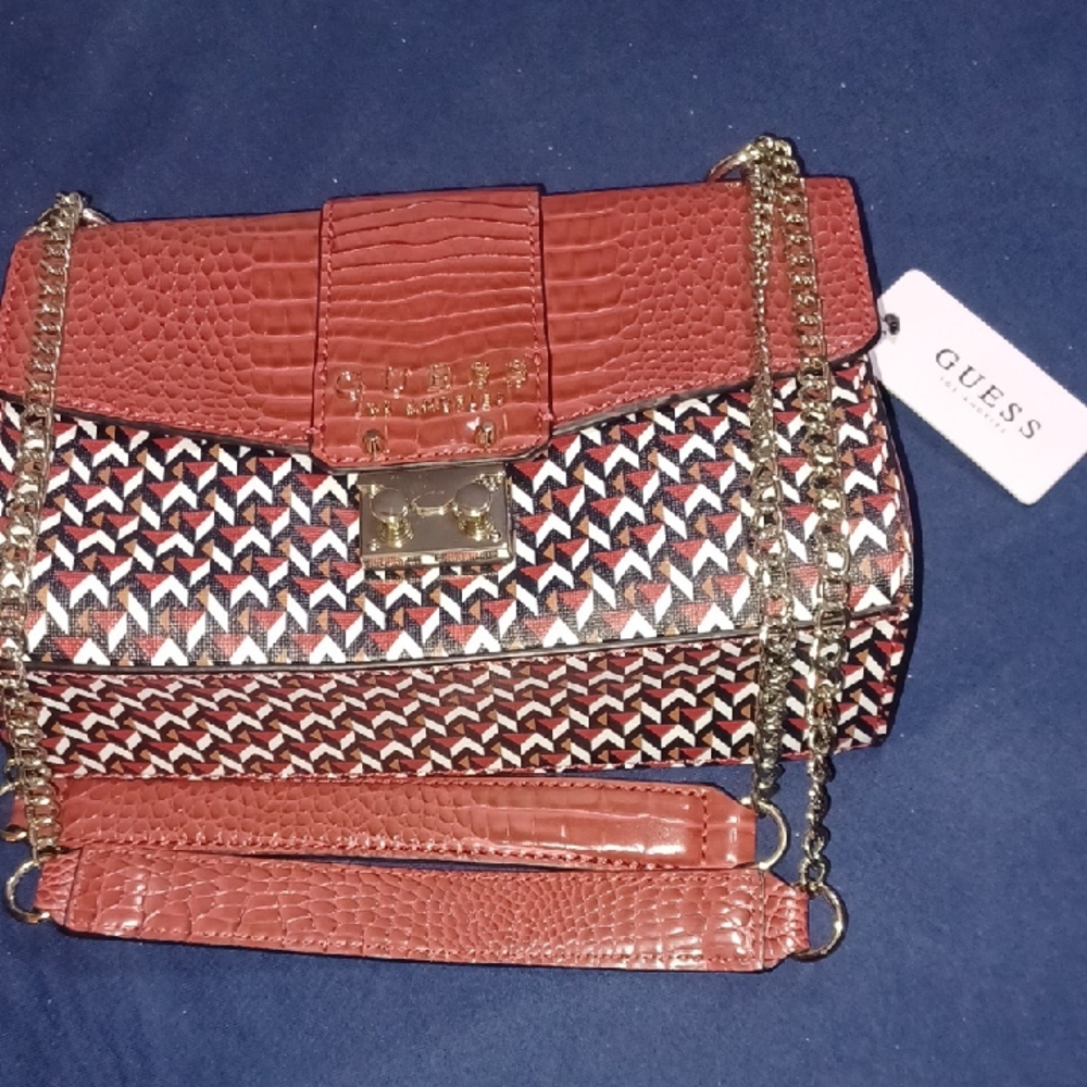 GUESS CLEO CONVERTIBLE PURSE MERLO MULTICOLOR. VERY POPULAR FAUX CROC DESIGN NWT